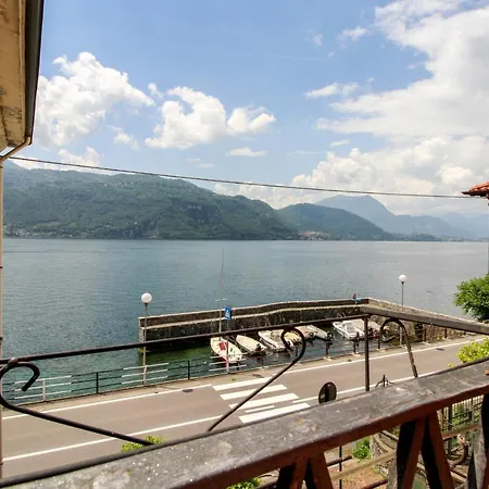 Ca Rossa On The Lake Holiday home Mandello del Lario