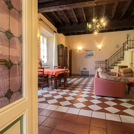 Ca Rossa On The Lake Holiday home Mandello del Lario